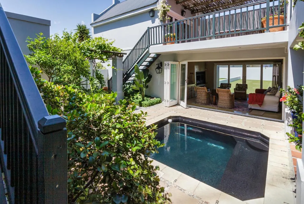 Villa Strand Beach Lodge