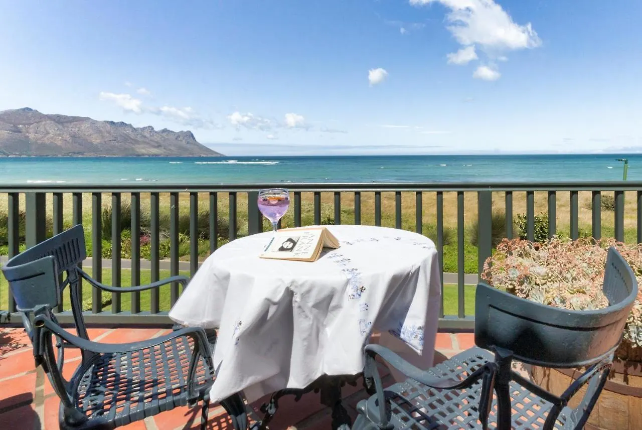 Strand Beach Lodge 0*,