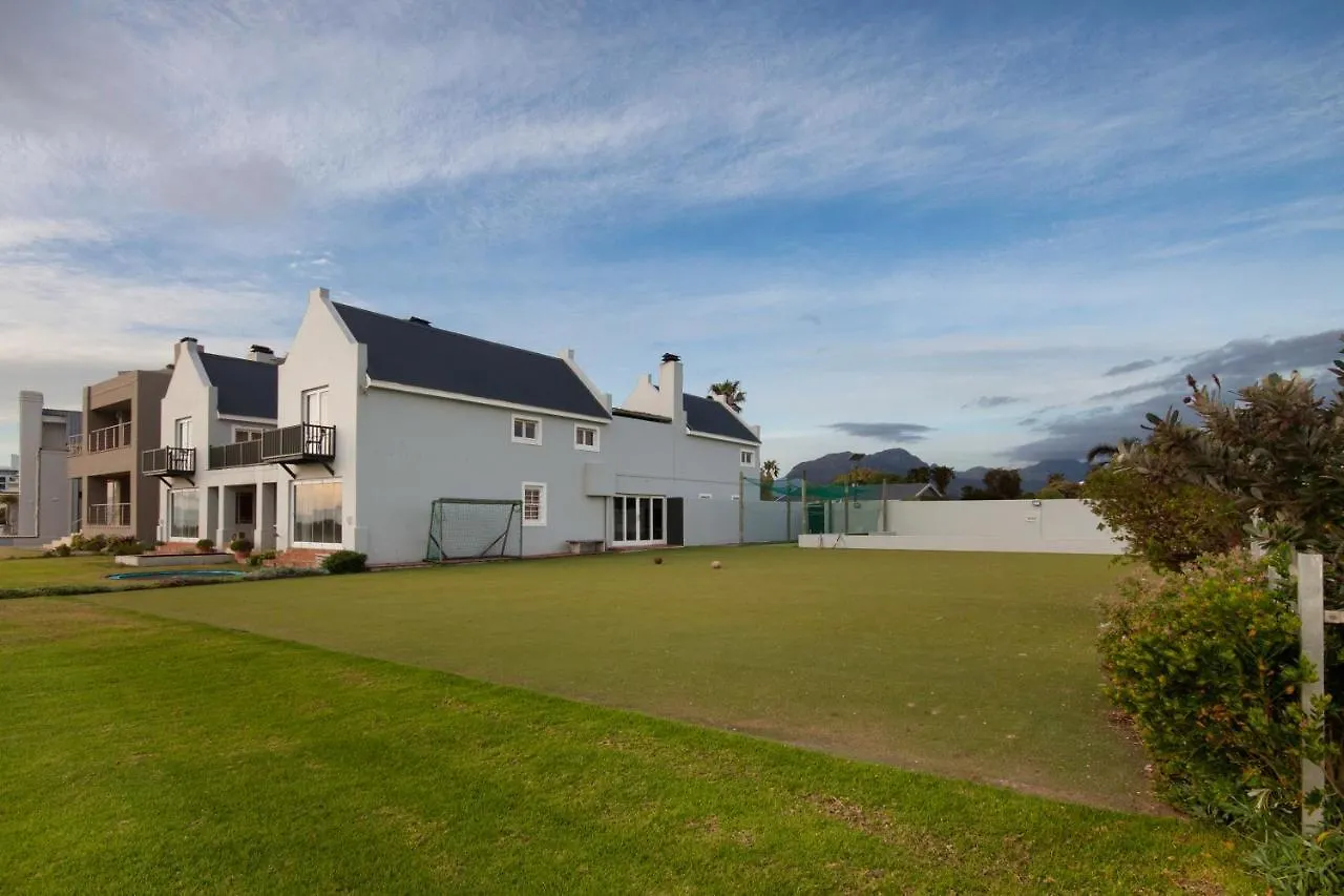 Strand Beach Lodge