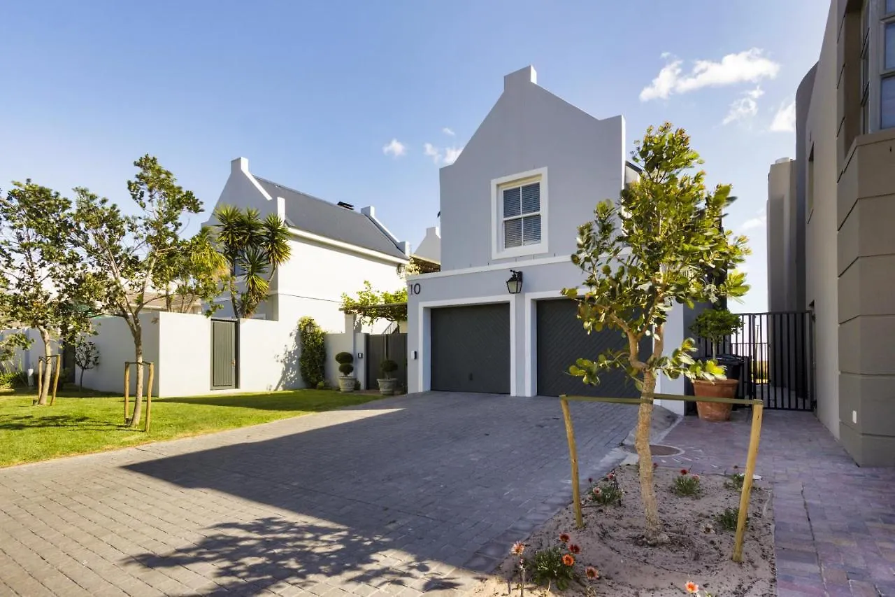 Villa Strand Beach Lodge
