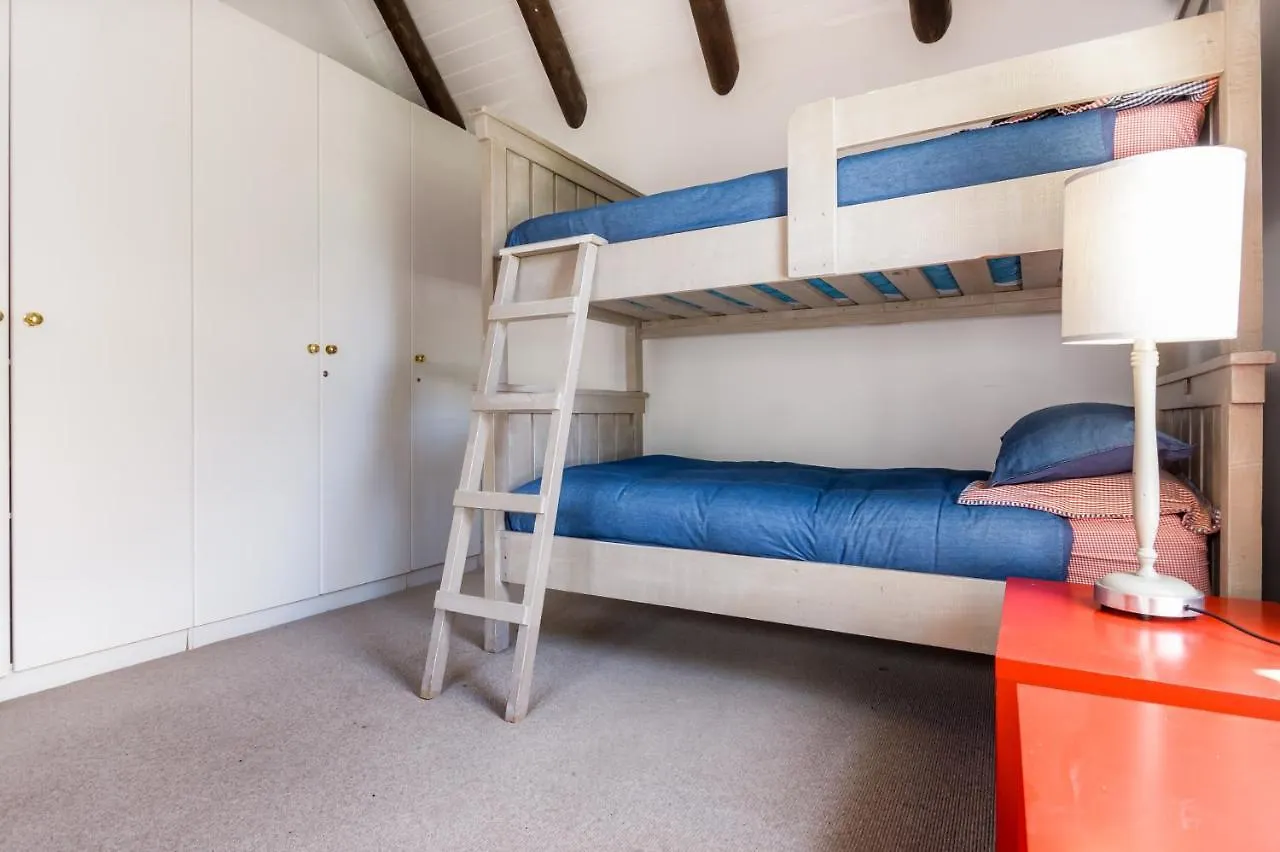 Strand Beach Lodge 0*,