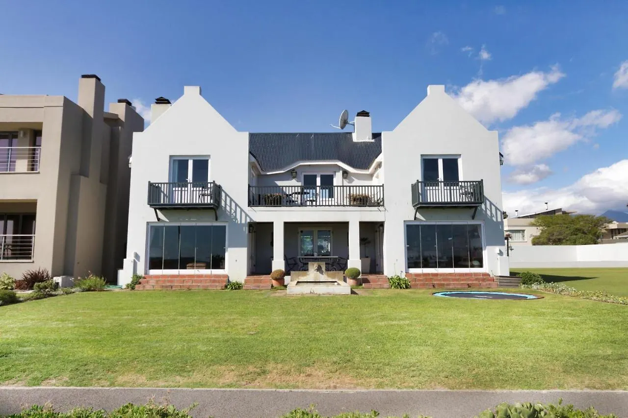 Strand Beach Lodge Villa