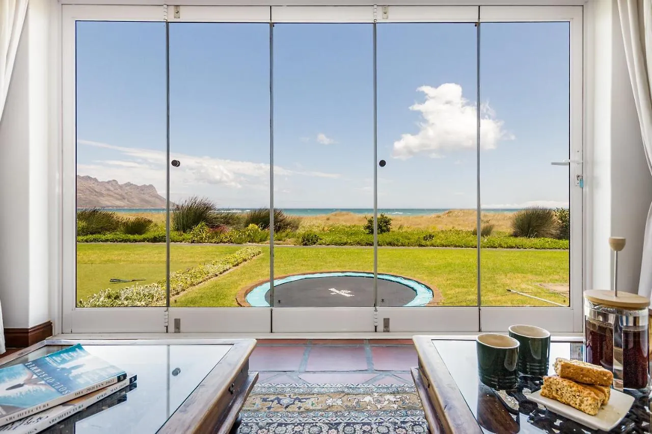 Villa Strand Beach Lodge