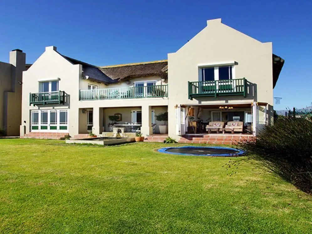 Strand Beach Lodge
